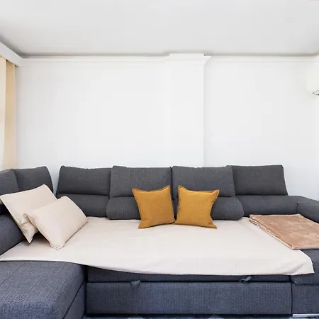 Stylish 4-bedroom In Americas Апартаменты *