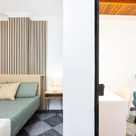 Апартаменты Stylish 4-bedroom In Americas