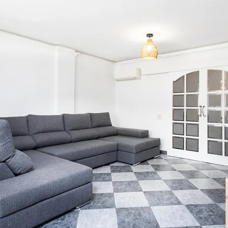 Stylish 4-bedroom In Americas Апартаменты *